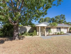 52 Bert St, Gosnells WA 6110, Australia