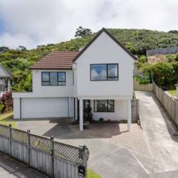 11 Sirsi Terrace, Broadmeado­ws, Wellington, 6035, New Zealand
