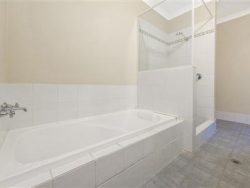 5/4 Valentine Rd, Kelmscott WA 6111, Australia