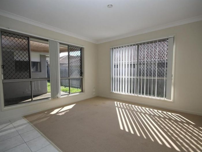 22 Admiral Cres, Springfield Lakes QLD 4300, Australia