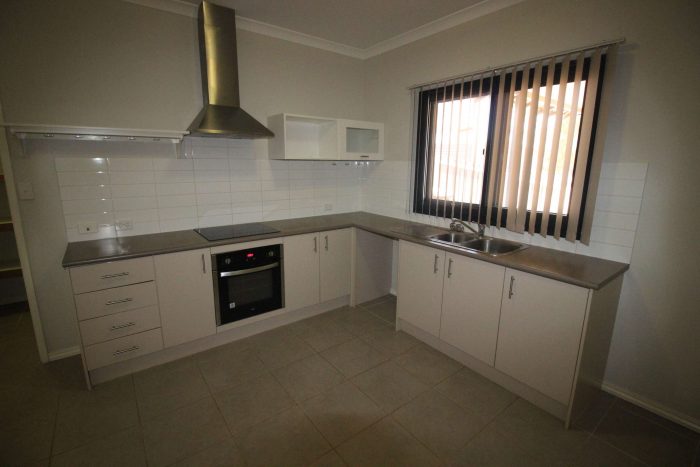 3B Beacon Cl, South Hedland WA 6722, Australia