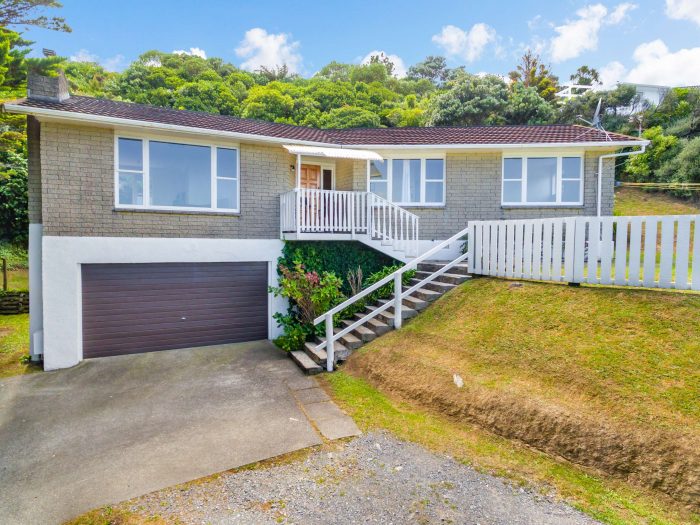 93 Dowse Drive, Maungaraki­, Lower Hutt, Wellington, 5010, New Zealand