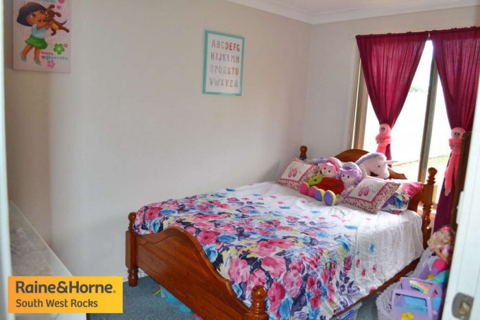 10 John Taggart Cl, South West Rocks NSW 2431, Australia