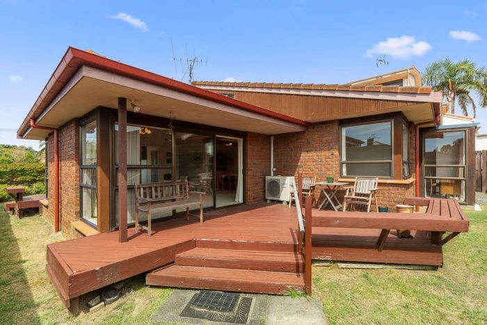 1/4 Ocean View Road, Milford, North Shore City, Auckland, 0620, New Zealand