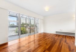 3/4 Preston Ave, Mount Albert, Auckland 1025, New Zealand