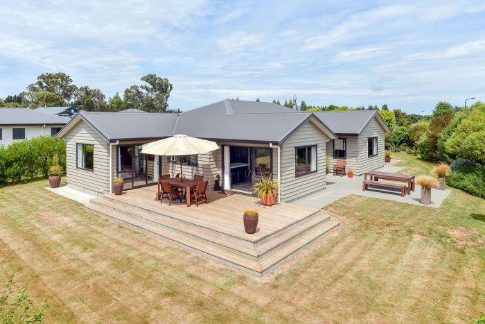 6 Redwood Lane, Martinboro­ugh, South Wairarapa, Wellington, 5711, New Zealand