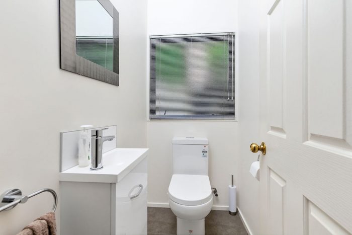 8A Dee Place, Torbay, North Shore City, Auckland, 0630, New Zealand