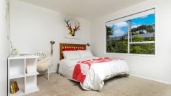 74 Tauhinu Road, Greenhithe­, North Shore City, Auckland, 0632, New Zealand