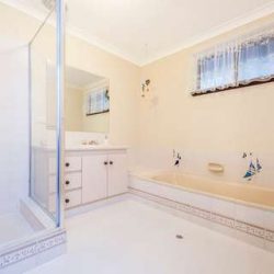 34 Torwood Dr, Gooseberry Hill WA 6076, Australia