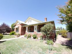 45 Vaux St, Cowra NSW 2794, Australia