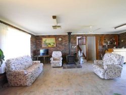 27 Wollowra St, Cowra NSW 2794, Australia