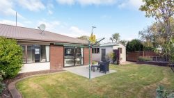 2/109a Queenspark Drive, Parklands, Christchur­ch City, Canterbury, 8083, New Zealand