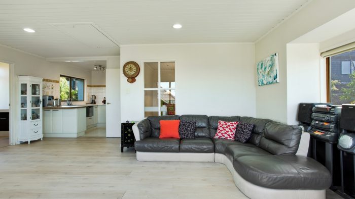 23b Commodore Parry Road, Castor Bay, North Shore City, Auckland, 0620, New Zealand