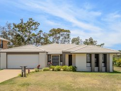 2 Bessie Ct, Boyne Island QLD 4680, Australia