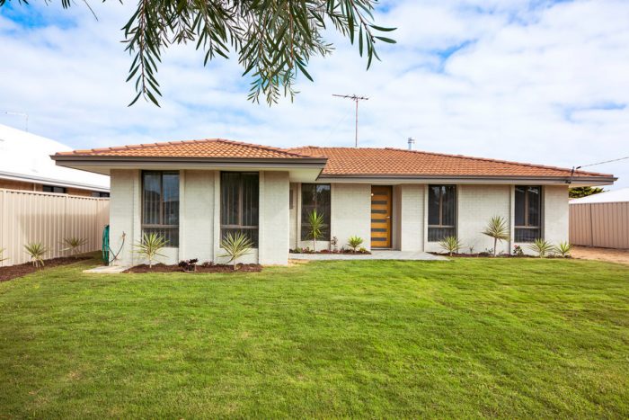 107 Lagoon Dr, Yanchep WA 6035, Australia