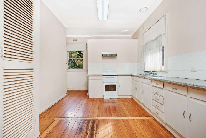 323 Lydiard St N, Soldiers Hill VIC 3350, Australia