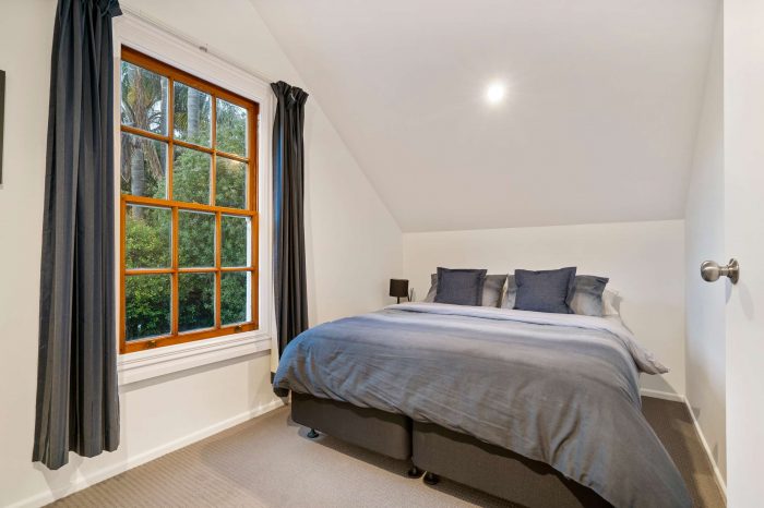 49 Roslyn Terrace, Stanley Point, Auckland 0624, New Zealand