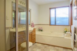 16b Charles Street, Kaiapoi, Waimakarir­i, Canterbury, 7630, New Zealand