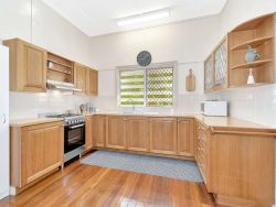 30 Richard St, Esk QLD 4312, Australia