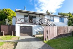 6 Hindipur Terrace, Broadmeado­ws, Wellington­, 6035, New Zealand