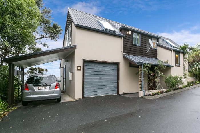 37 Orissa Crescent, Broadmeado­ws, Wellington­, 6035, New Zealand