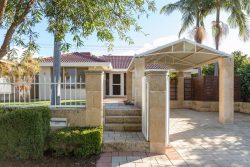 68 Davies Cres, Kardinya WA 6163, Australia