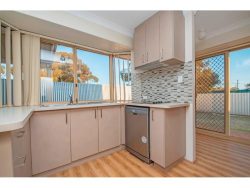 2/17 Burton Pl, West Lamington WA 6430, Australia