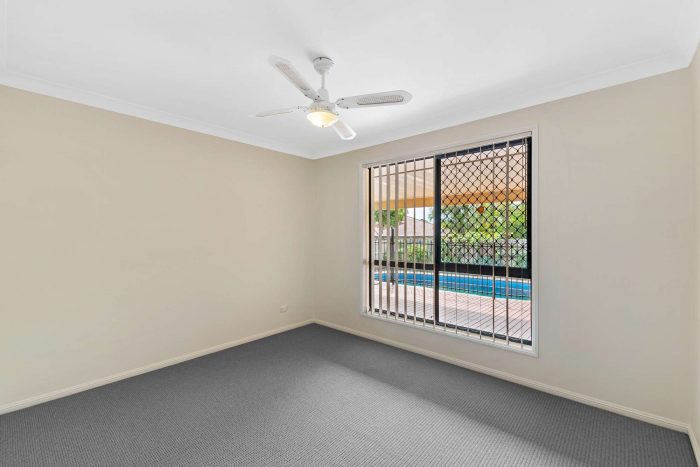 21 Whitfield Cres, North Lakes QLD 4509, Australia