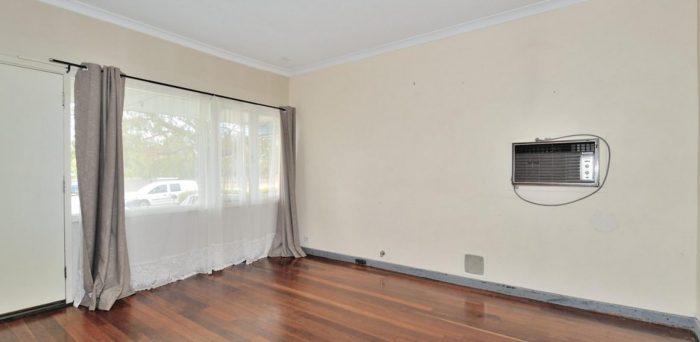 10 Warwick Pl, Girrawheen WA 6064, Australia