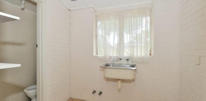 10 Warwick Pl, Girrawheen WA 6064, Australia