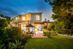 25 Northumber­land Avenue, Takapuna, North Shore City, Auckland, 0622, New Zealand