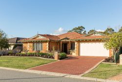 51 Kingston Pl, Kardinya WA 6163, Australia