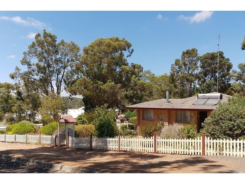 9 Barron St, Boyup Brook WA 6244, Australia