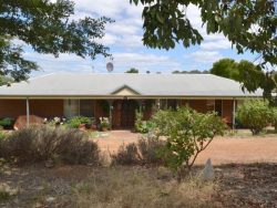 294 Campbells Road, Kangaroo Gully WA 6255, Australia