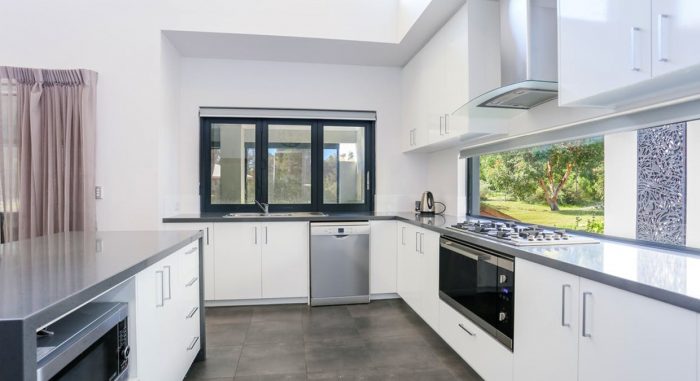 6 Albury Ct, Boyanup WA 6237, Australia