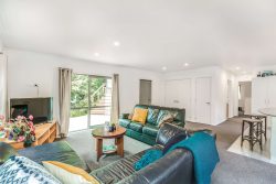 63-65 Glen Brook Rd, Omiha, Auckland 1081, New Zealand