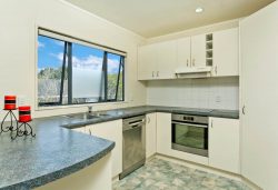 2/15 Juniper Road, Sunnynook, North Shore City, Auckland, 0620, New Zealand