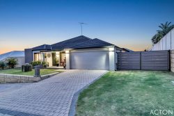 8 Kondinin Way, Dawesville WA 6211, Australia