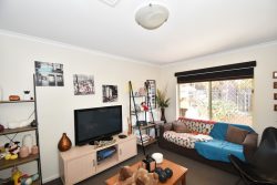 2/74 Lyndavale Dr, Larapinta NT 0875, Australia