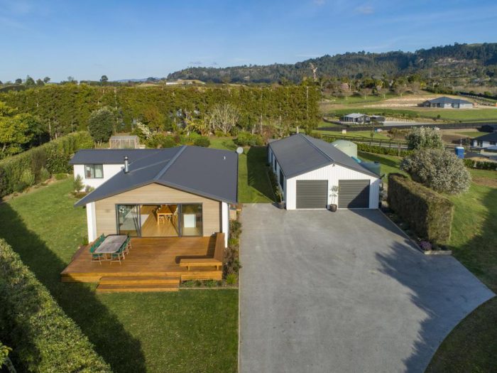 37 Munro Road, Whakamaram­a, Western Bay Of Plenty, Bay Of Plenty, 3176, New Zealand