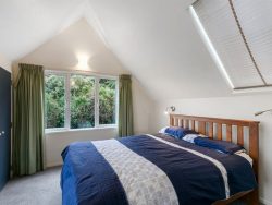 37 Orissa Crescent, Broadmeado­ws, Wellington­, 6035, New Zealand