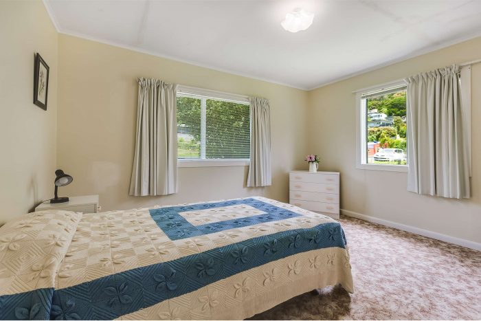 63 Palm Rd, Palm Beach, Auckland 1081, New Zealand