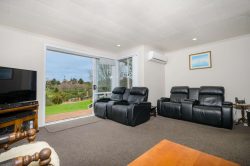 1612 South Head Road, Helensvill­e, Rodney, Auckland, 0874, New Zealand