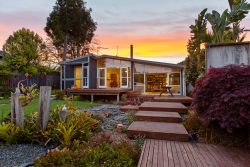 142 Atkinson Road, Titirangi, Waitakere City, Auckland, 0604, New Zealand