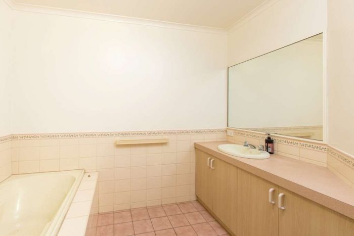 Unit 1/59-67 Cureton Ave, Mildura VIC 3500, Australia