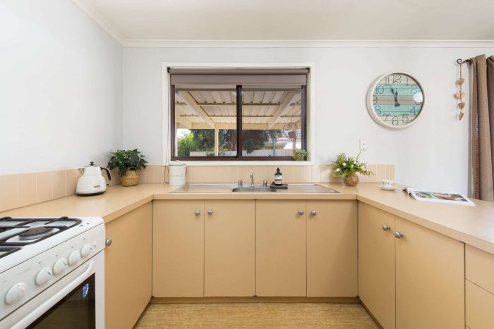 24 Daysdale Way, Thurgoona NSW 2640, Australia