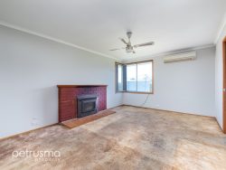 5 Fitzgerald Cres, New Norfolk TAS 7140, Australia