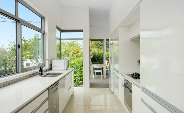 21c Scantlebur­y Street, Avenues, Tauranga, Bay Of Plenty, 3112, New Zealand