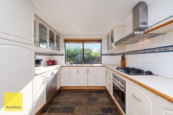 11 Traylen Rd, Kalamunda WA 6076, Australia