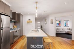 9 Cartledge Ave, Mount Clear VIC 3350, Australia